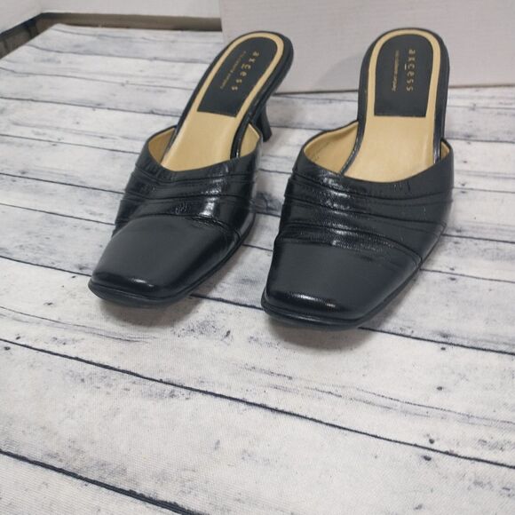 Axcess Liz Claiborne Black Leather Heels Shoes Size 6.5 M. - Picture 9 of 9